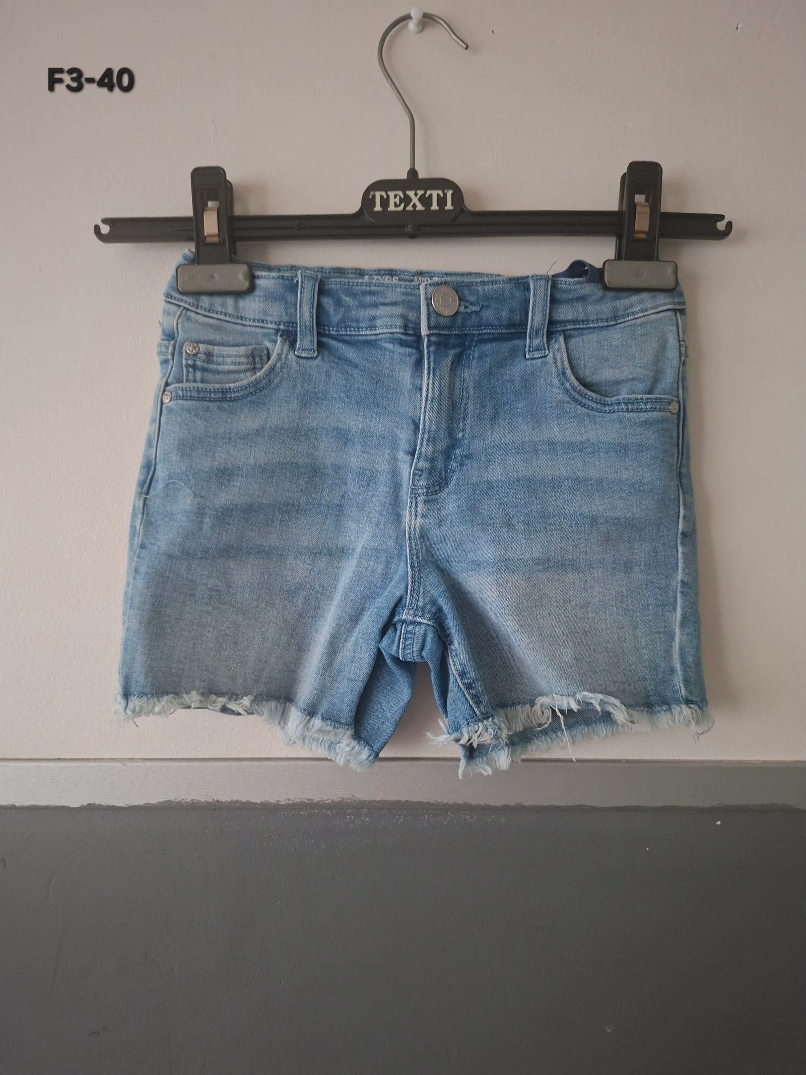 🌷F3-40🌷Short en jean fille bleu clair – Taille 122 cm (6-7 ans) | Indispensable de l'été🌷
